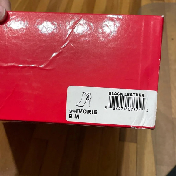 Guess IVORIE Black Leather Faux Fur Trim Booties Women’s Size 9 - Picture 7 of 16